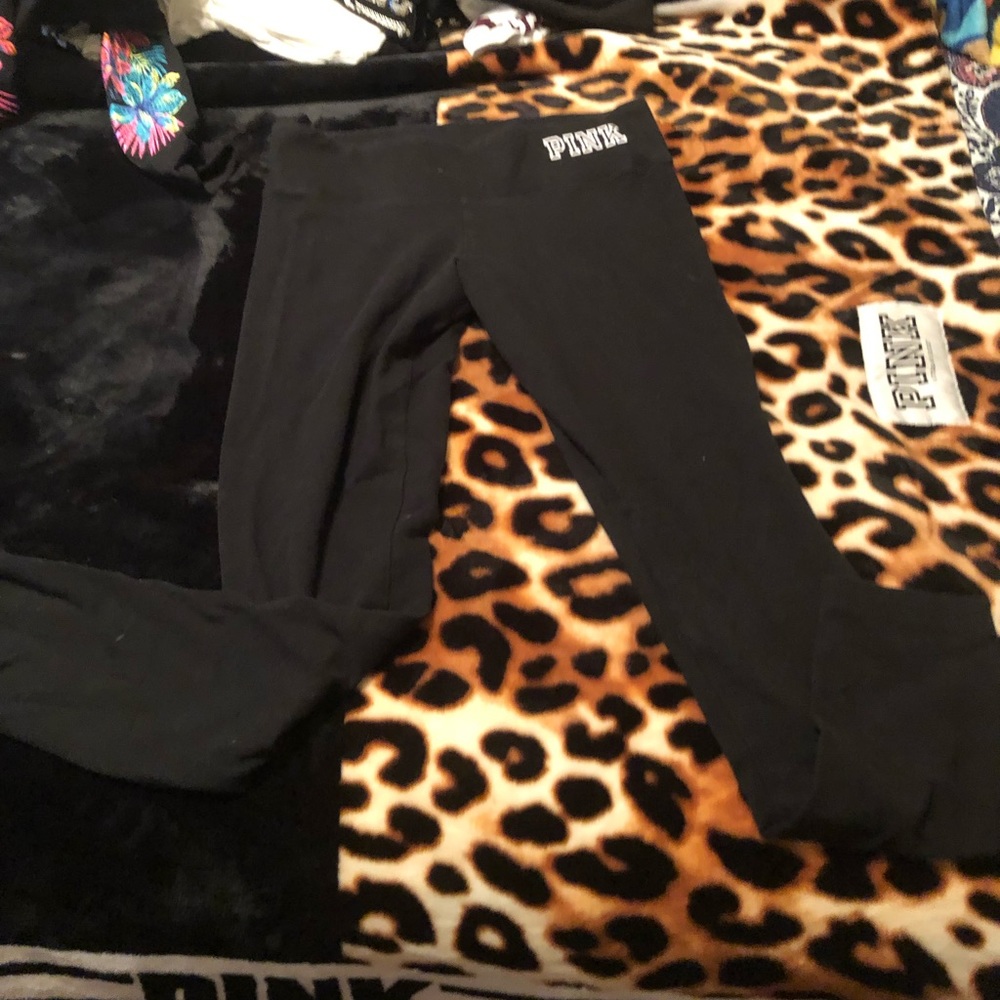 PINK VS BLACK LEGGINGS